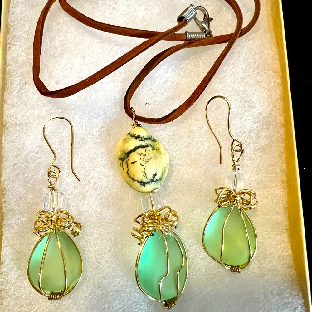 Handmade Necklace w/ Matching Earrings